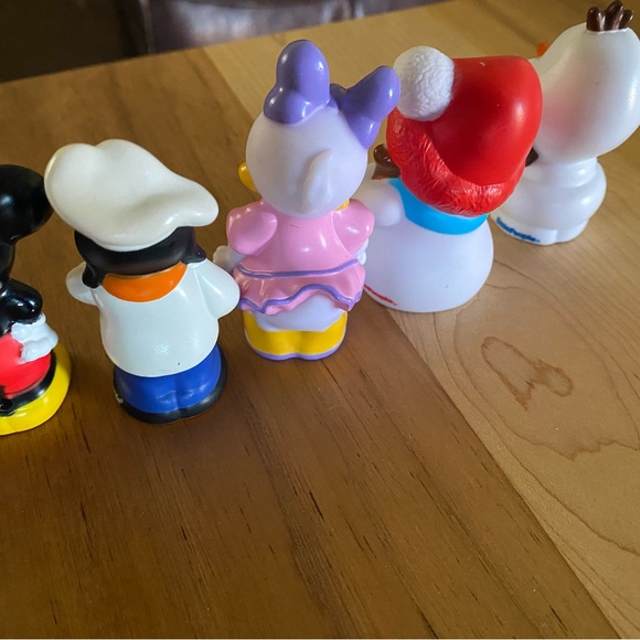 6 Fisher Price Disney Snowman Mickey Goofy Olaf Daisy Ms Potts Figurine Toys - Picture 8 of 12